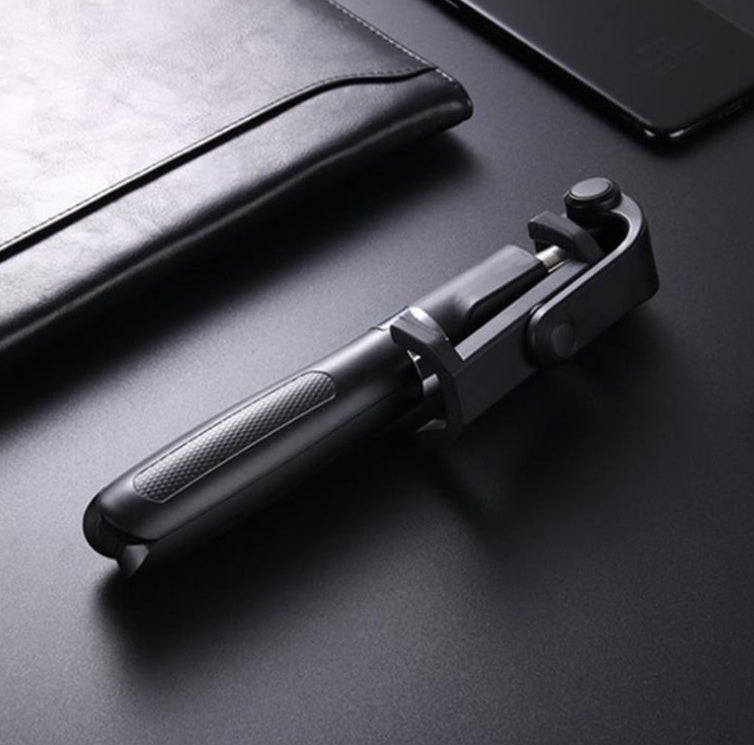 Universal Bluetooth Tripod Selfie Stick